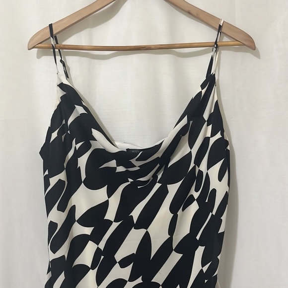 Dynamite Spaghetti Strap Scalloped Neck Dress a289 - Picture 2 of 5